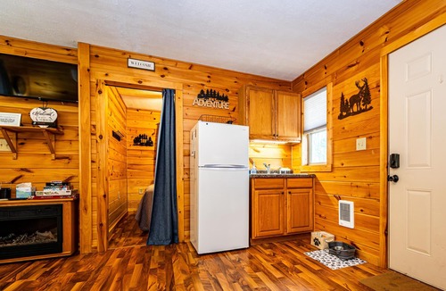 Freetown Cabin | Secluded Brown County Cabin | Hot Tub | Hoosier National Forest