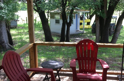 Lometa Cabin | Secluded cabin 20 minutes from Colorado Bend State Park. Small dogs only.