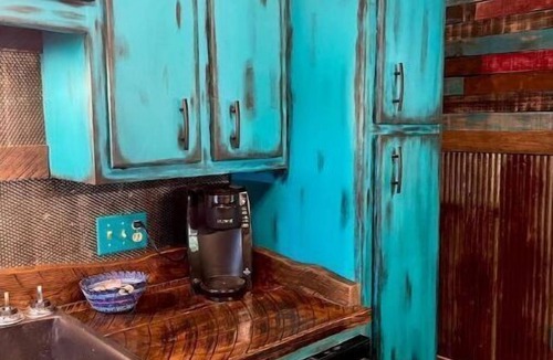 Dora Cabin | Secluded cabin adjoins Mark Twain National Forest