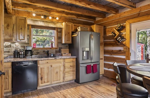 Muskogee Cabin | Secluded cabin getaway on 40 wooded acres! - 45 mins from South Tulsa
