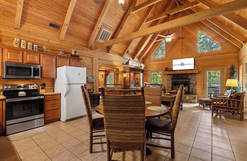 Branson Cedars Cabin | Secluded Cabin, HotTub, Jet Tub, Woods, Near Big Cedar & Shows-Firepit -Car Charger