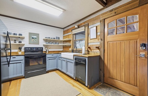 Aska Cabin | Secluded Cabin in Aska Adventure Area