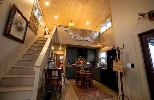 Monteagle House | Secluded Cabin in the Woods in Monteagle, Tennessee