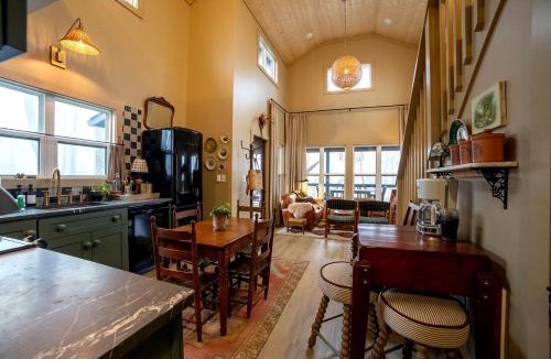 Monteagle House | Secluded Cabin in the Woods in Monteagle, Tennessee