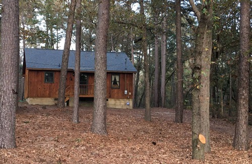 Quewhiffle Cabin | Secluded Cabin in the Woods, near Carolina Horse Park.