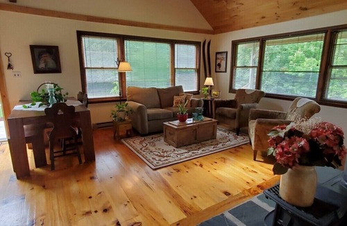 Summit Cabin | Secluded Cabin in the Woods.