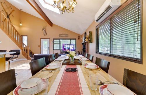 Bushkill Ski Chalet | Secluded Cabin, Jacuzzi, Pool Table, King Bed & Fire Pit