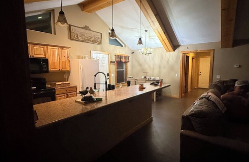 Ozark Cabin | Secluded Cabin on 30 acres w 2 BR 2 baths