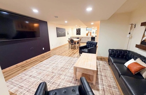 Portage House | Secluded Cabin on 38 acres/Dells