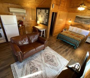 Paluxy House | Secluded Cabin Perfect for Nature and Water Sports Lovers in Texas