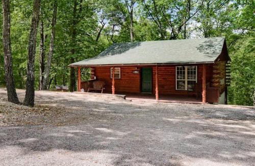 Sylvan Shores House | Secluded Cabin Pool WiFi smart TVs Beaver lake
