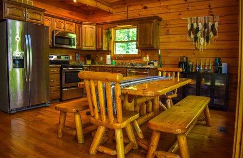 French Lick Cabin | Secluded Cabin That Sleeps 12 with Loft Bunkhouse and Game Room