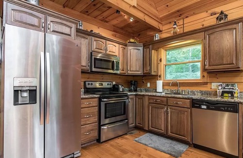 French Lick Cabin | Secluded Cabin That Sleeps 12 with Loft Bunkhouse and Game Room