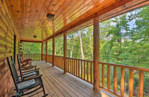 Murphy House | Secluded Cabin with Deck 13 Miles to Downtown Murphy