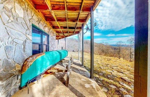 Sylva Cabin | Secluded cabin with mountain views, fire pit & billiards