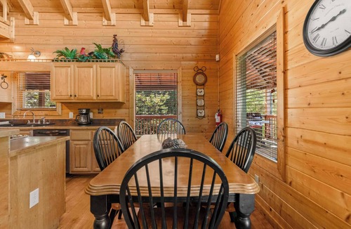 Wears Valley Cabin | Secluded Cabin with Putt-Putt & Views!