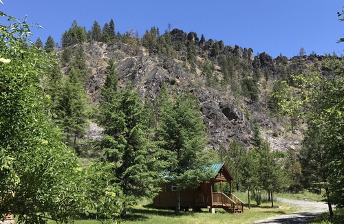 Hunters Cabin | Secluded cabins on private ranch