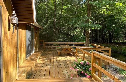 Reeders Ski Chalet | Secluded Chalet on Fishing Creek – Mins to Camelbk