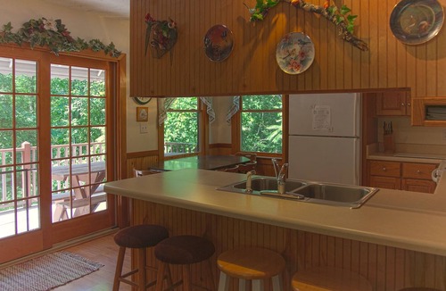 Columbus House | Secluded Chalet - Pet Friendly