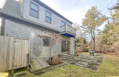 Katama House | Secluded, Charming Cape. Quiet, Yet Close To Everything.