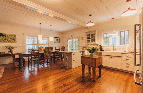 Narrowsburg House | Secluded Charming Farmhouse Lake Views Firepit