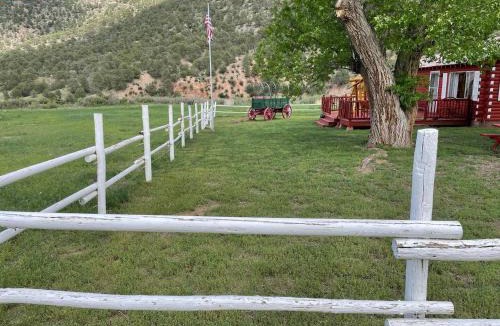 Cotopaxi House | Secluded Colorado Ranch on 140 Acres Near Salida