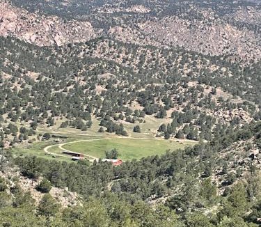 Cotopaxi House | Secluded Colorado Ranch on 140 Acres Near Salida
