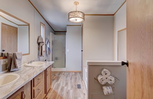 Norman Cabin | Secluded cottage on 10 acres with hot tub
