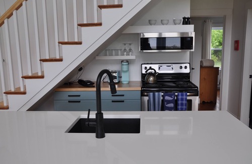 Panmure Island Cottage | Secluded cottage on private beach