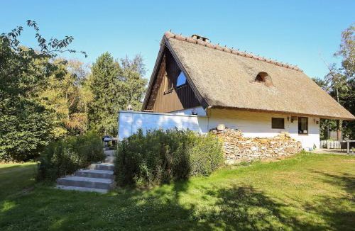 Faarevejle House | Secluded Cottage Retreat at Ordrup Naes-By Traum