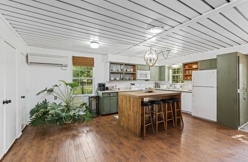 Wylie House | Secluded Country Cottage with Patio - Quiet Family Getaway