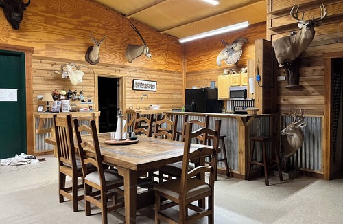 Nemo House | Secluded Country Getaway Cabin in the Woods Near Brazos River