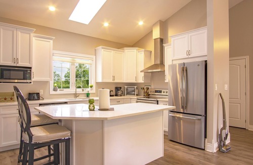 Fort Erie House | Secluded Countryside Cottage - 15 mins to Falls