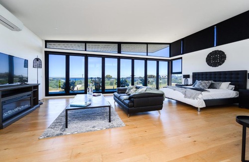 Harmers Haven House | Secluded Couples Retreat, Harmers Haven