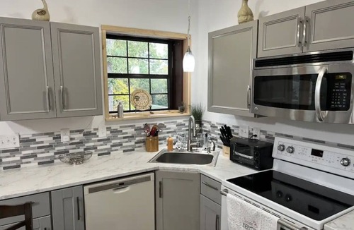Searcy Apartment | Secluded, cozy and clean retreat only 8 minutes from Harding University!
