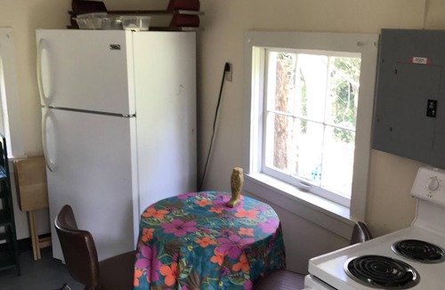Tea Cabin | Secluded Creek Cabin Located on the Bourbeuse River