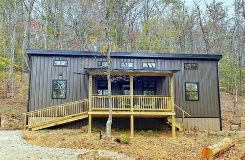 Linden Cabin | Secluded Creekside Cabin w/Loft