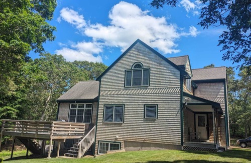 Lagoon Heights House | Secluded Escape- Central AC & Wireless Internet Access.