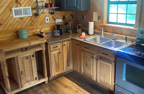 Paluxy Cabin | Secluded Escape with hot tub, tucked in nature