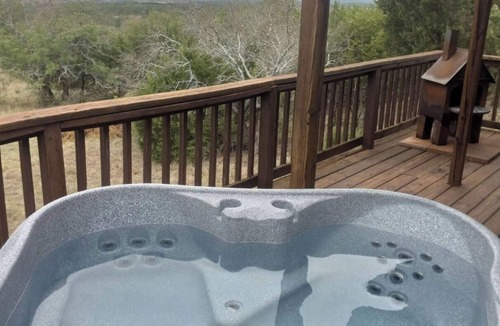 Paluxy Cabin | Secluded Escape with scenic views & hot tub