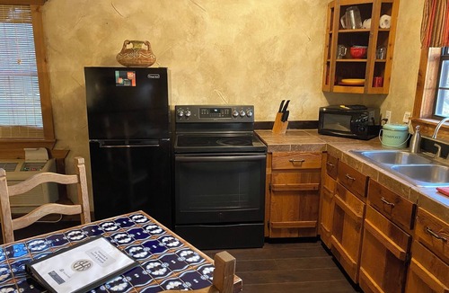 Paluxy Cabin | Secluded Escape with scenic views & hot tub