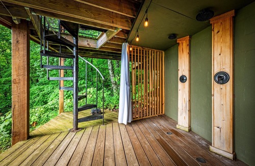 Smoky Mountains Cabin | Secluded Family Cabin, Outdoor Shower! Epic Views, Theater, Game RM, Fire Pit