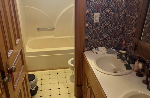 Cunningham Bed & Breakfast | Secluded farm home
