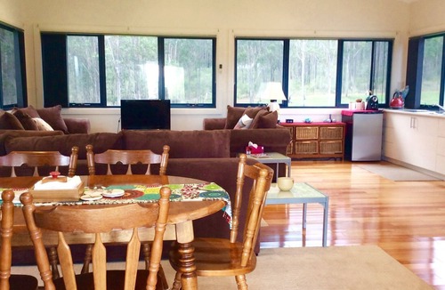 Quorrobolong Cottage | Secluded Farm stay