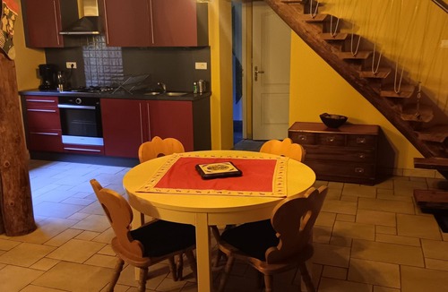 Reipertswiller House | Secluded forest cottage with private pond