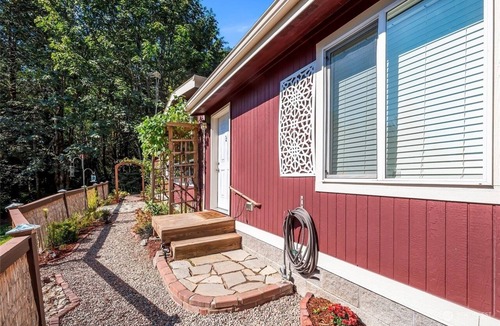 Belfair House | Secluded forest retreat and pond