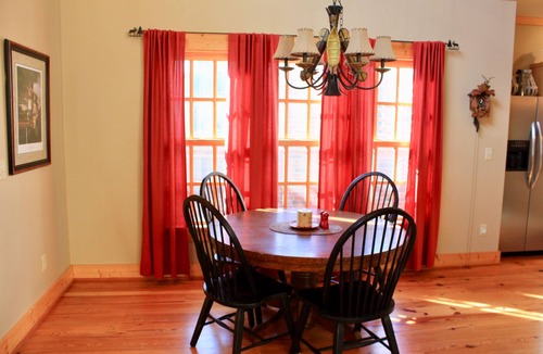 Pisgah House | Secluded getaway at Wayward Cottage