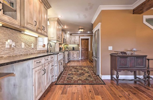 Falkville House | Secluded Getaway Home w/Trails + Waterfall!