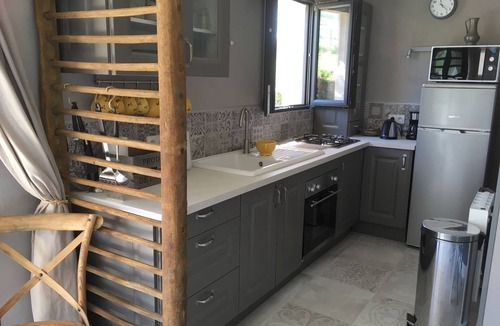 Curtil-Vergy Cottage | Secluded gite with private pool for two nature lovers.