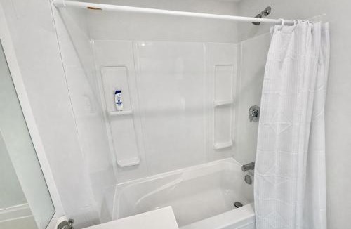 Hamilton Apartment | Secluded Hamilton 2BR with 4 Beds, Sleeps 6